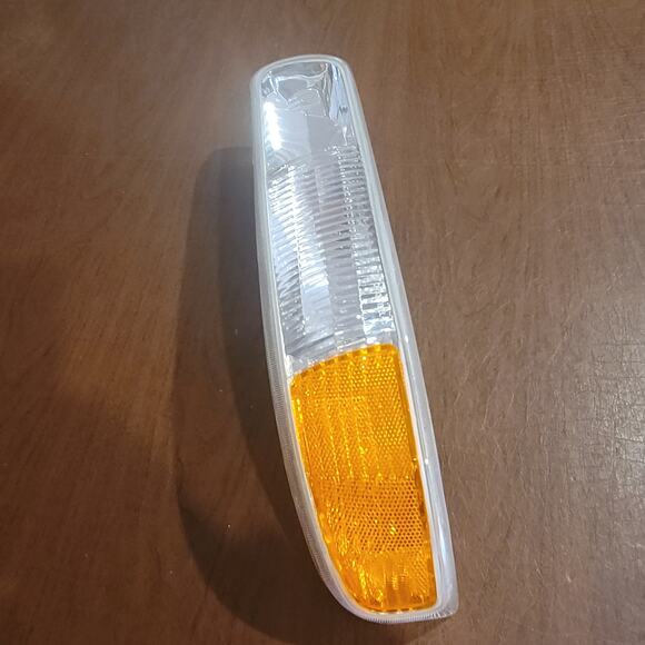 99-02 Chevy Silverado 00-06 Suburban 02-06 Tahoe Left Signal Light 332-1678L-US - Picture 11 of 13